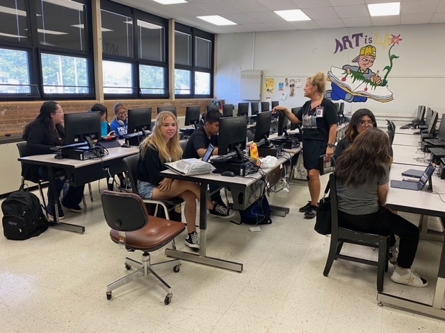 Mrs. Ignelzi and the Circle Book club hold their first meeting of the school year on Aug. 27. Member Evelyn Velazquez said the club members select books to read and then hold discussions afterward. She encourages students who enjoy reading and talking about books to come check out their meetings!