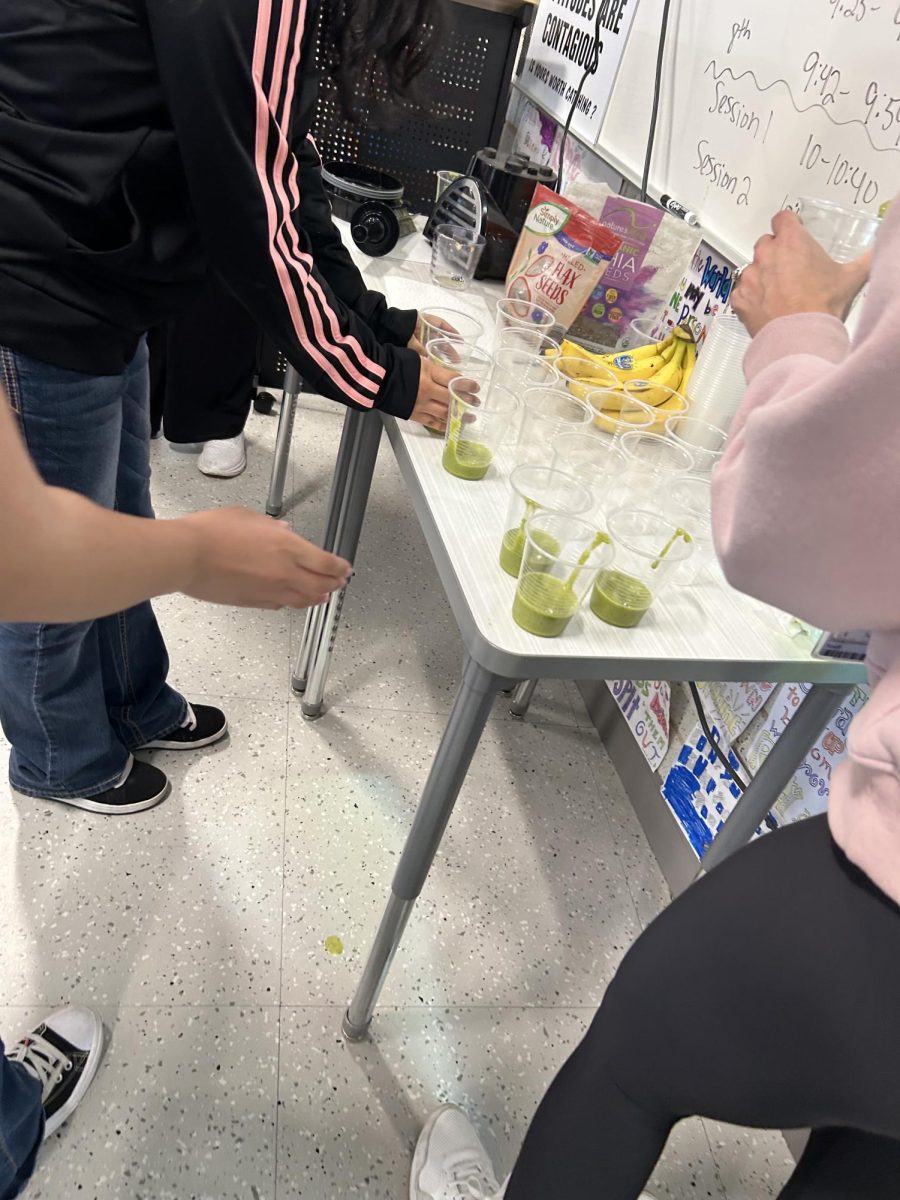 Students sample smoothies at the Blend it up session of Braves Beyond the Classroom on April 30. In this session, hosted by Mrs. Swanson, students tasted healthy smoothies while learning how to make them at home using nutritious ingredients. Students left with tips for creating their own grab-and-go smoothies to support a healthy lifestyle.