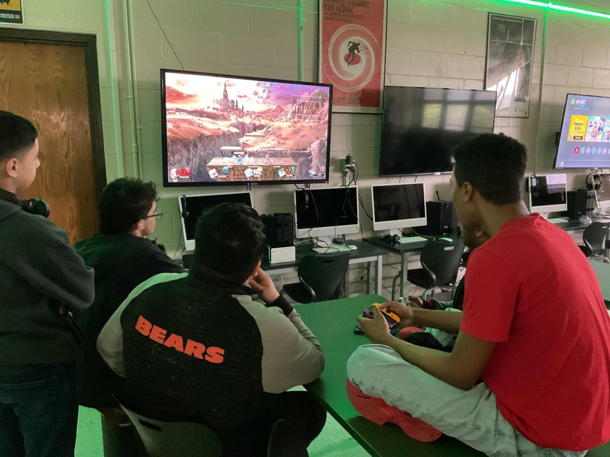 Esports team members celebrate their hard work throughout the school year by playing games for fun at their May 5 meeting. 